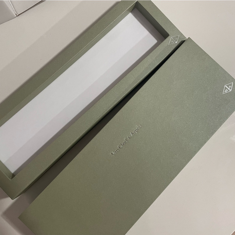 Collectible Authentic Van Cleef & Arpels Green Jewelry Organizer Large